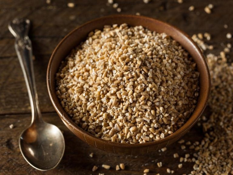 Can I Substitute Steel Cut Oats for Rolled Oats? (Answered)