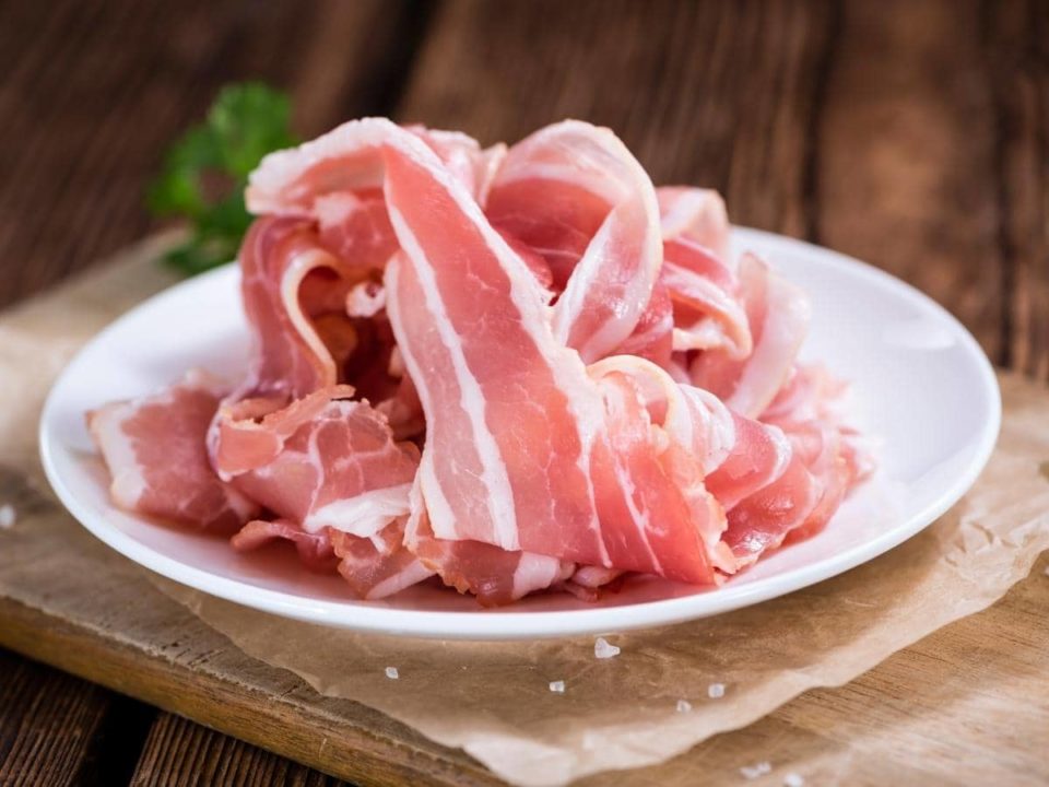 Can You Eat Turkey Bacon Raw? (Quick Answers) – OneHappyLemon