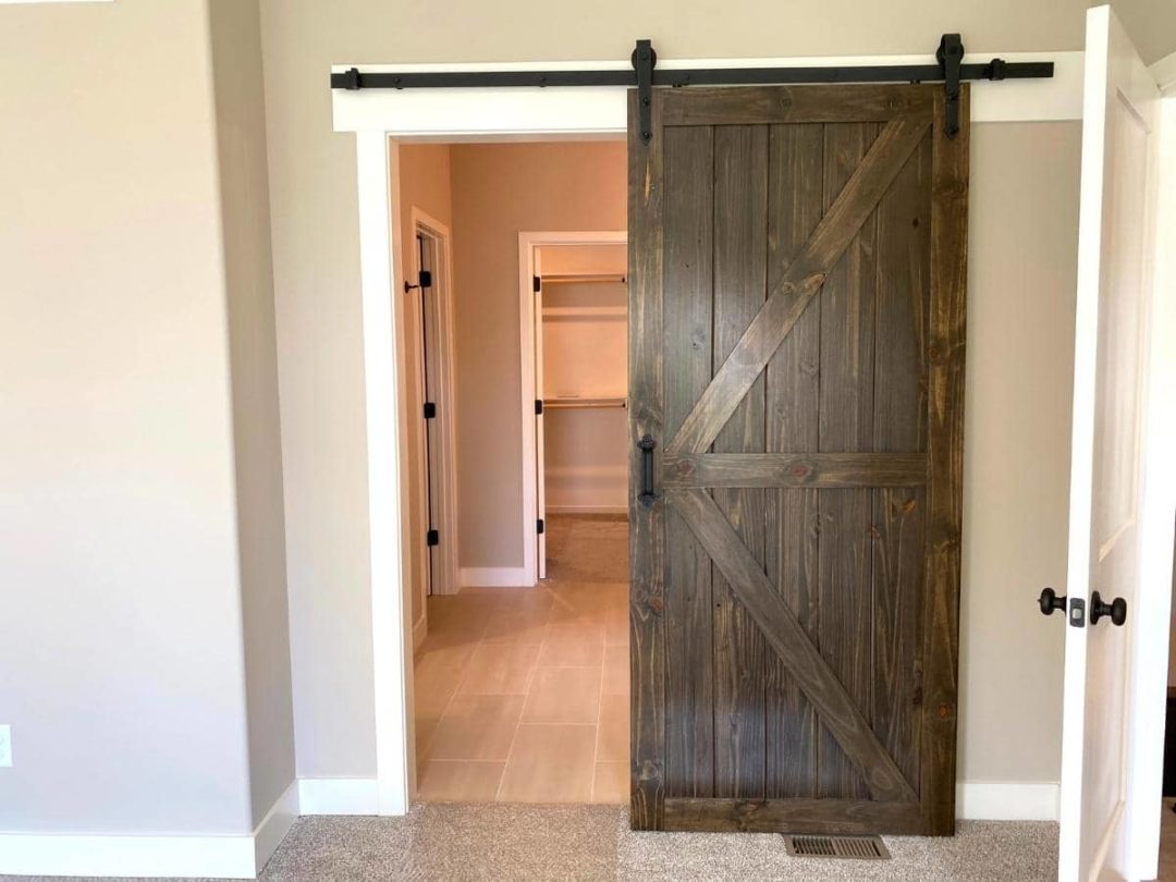 Should a Sliding Barn Door Cover Trim? (Quick Answers) - OneHappyLemon