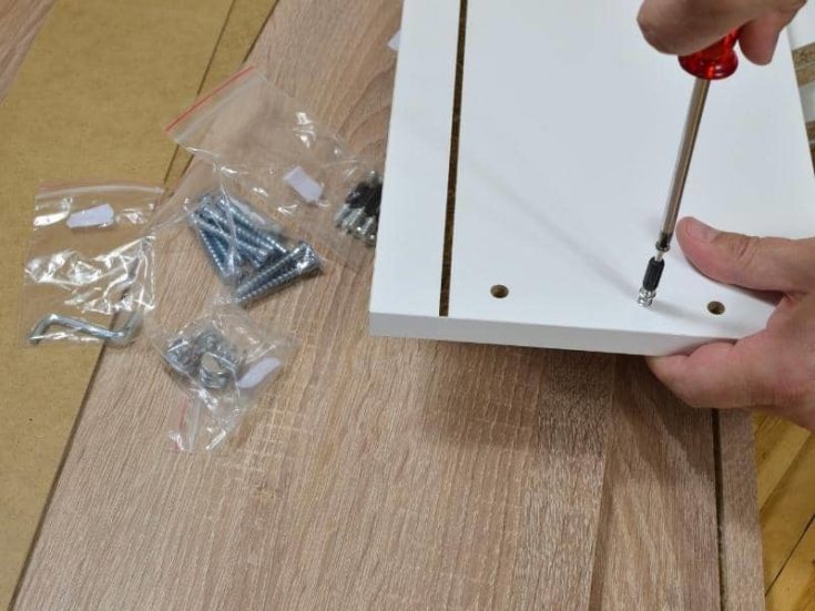 Can You Use Any Screw for Grounding? (Answered) OneHappyLemon