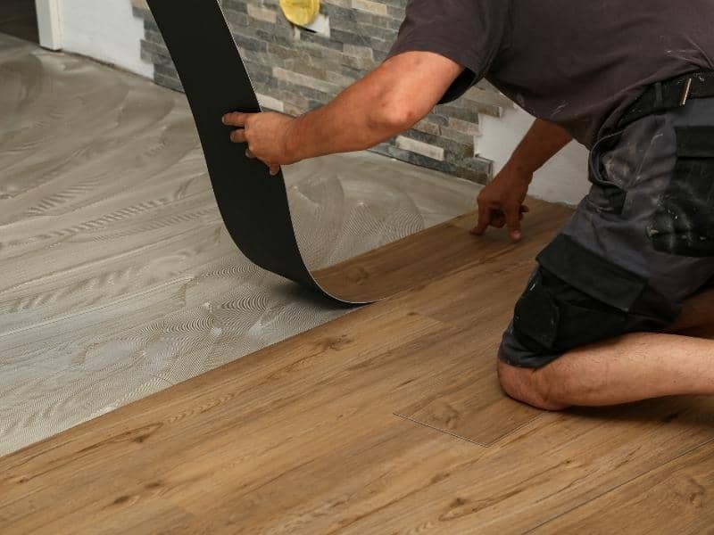 can you use vinyl flooring on kitchen wall