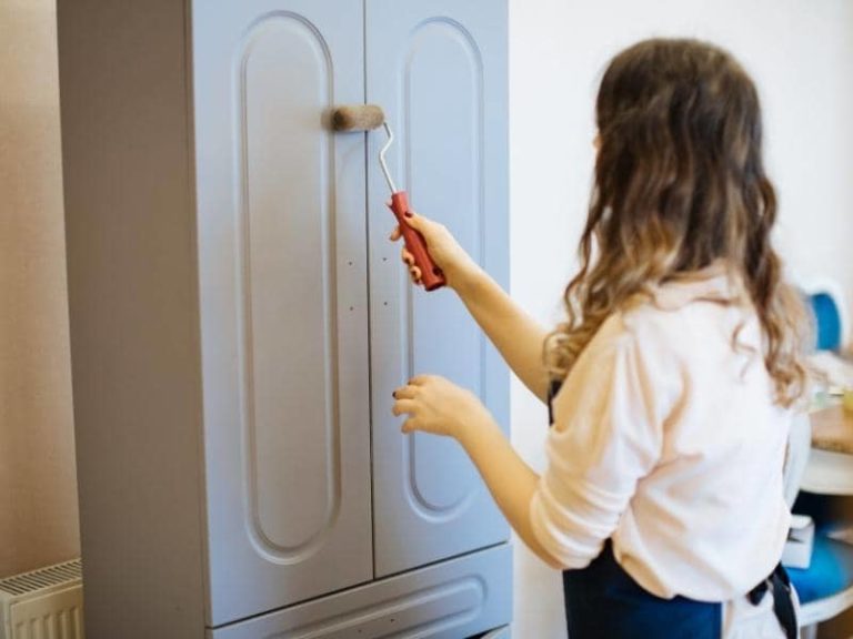 Can You Use Gel Stain on Cabinets? (Quick Answers)