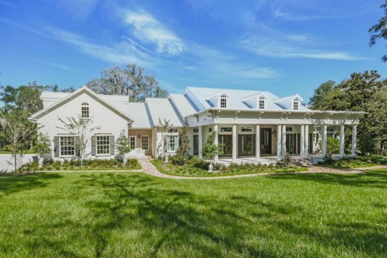 Luxury 5-Bedroom 1-Story Southern Ranch with Outdoor Living (Floor Plan)