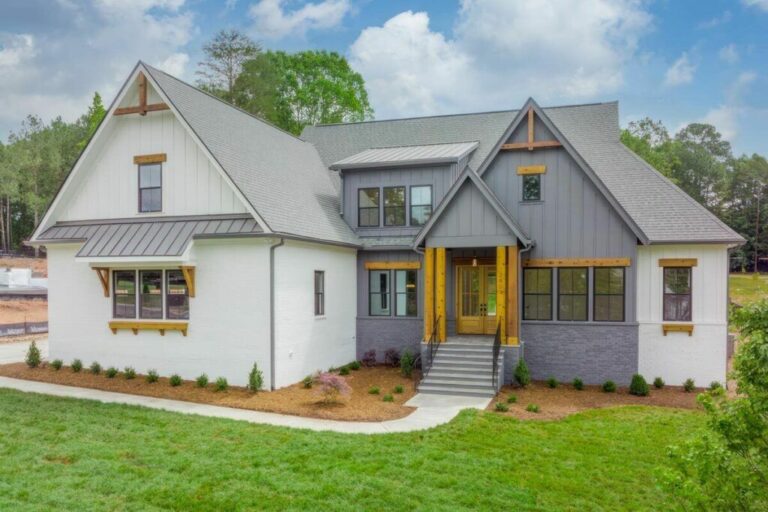 4-Bedroom, 2-Story New American Craftsman Home With Screened Porch and Study (Floor Plan)