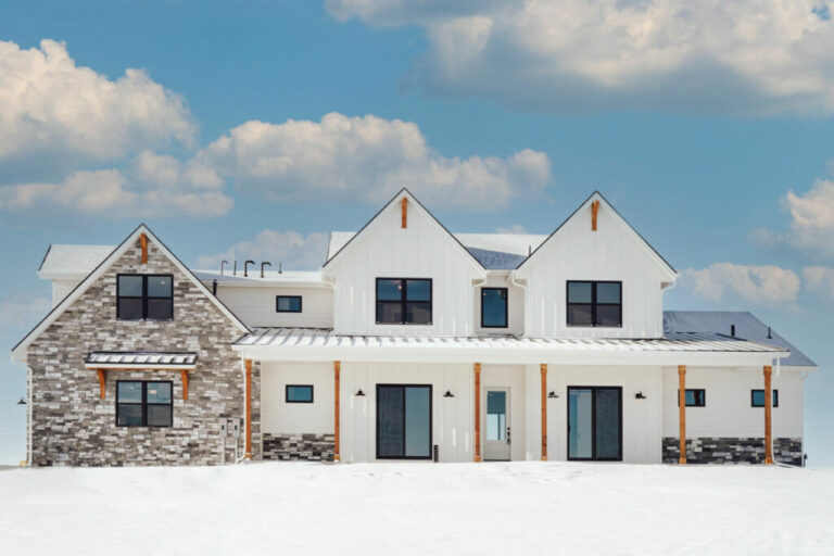 Modern 5-Bedroom 2-Story Farmhouse with Dual-Level Laundry (Floor Plan)