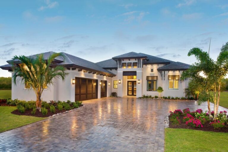 4-Bedroom 1-Story Southern Contemporary House with Outdoor Living In Back (Floor Plan)
