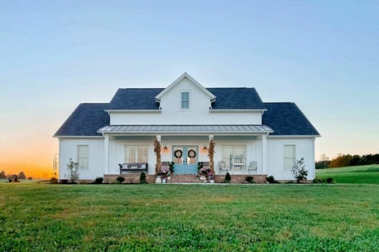 Open Concept Single-Story 3-Bedroom Modern Farmhouse with Carport (Floor Plan)