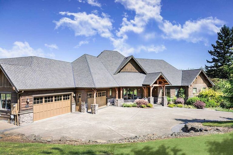 4-Bedroom Ranch-Style Modern Farmhouse With 4-Car Courtyard Garage (Floor Plan)