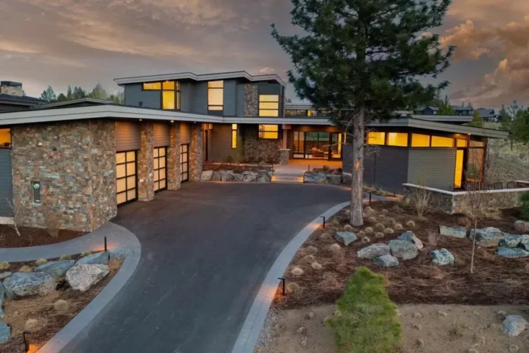 6-Bedroom 2-Story Contemporary Northwest Home with Glass-Enclosed Great Room (Floor Plan)