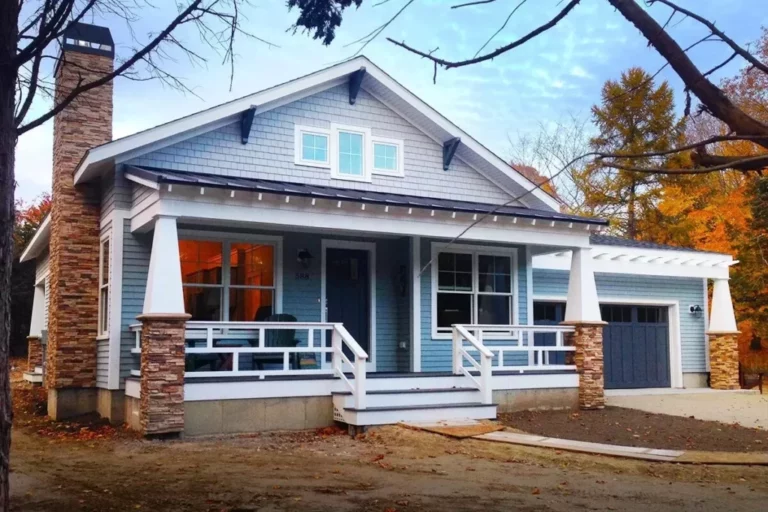 Simple 3-Bedroom One-Story Bungalow with Expanded Garage Option (Floor Plan)