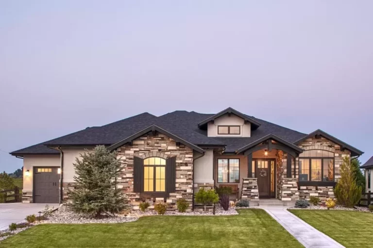 Single-Story 5-Bedroom House with Optional Lower Level (Floor Plan)
