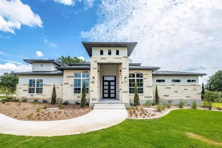 One-Story 3-Bedroom Hill Country House with Huge Rear Covered Porch (Floor Plan)