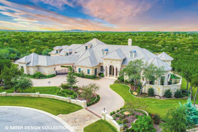 Two-Story 4-Bedroom Luxury Home with Porte Cochere and Motor Court (Floor Plan)