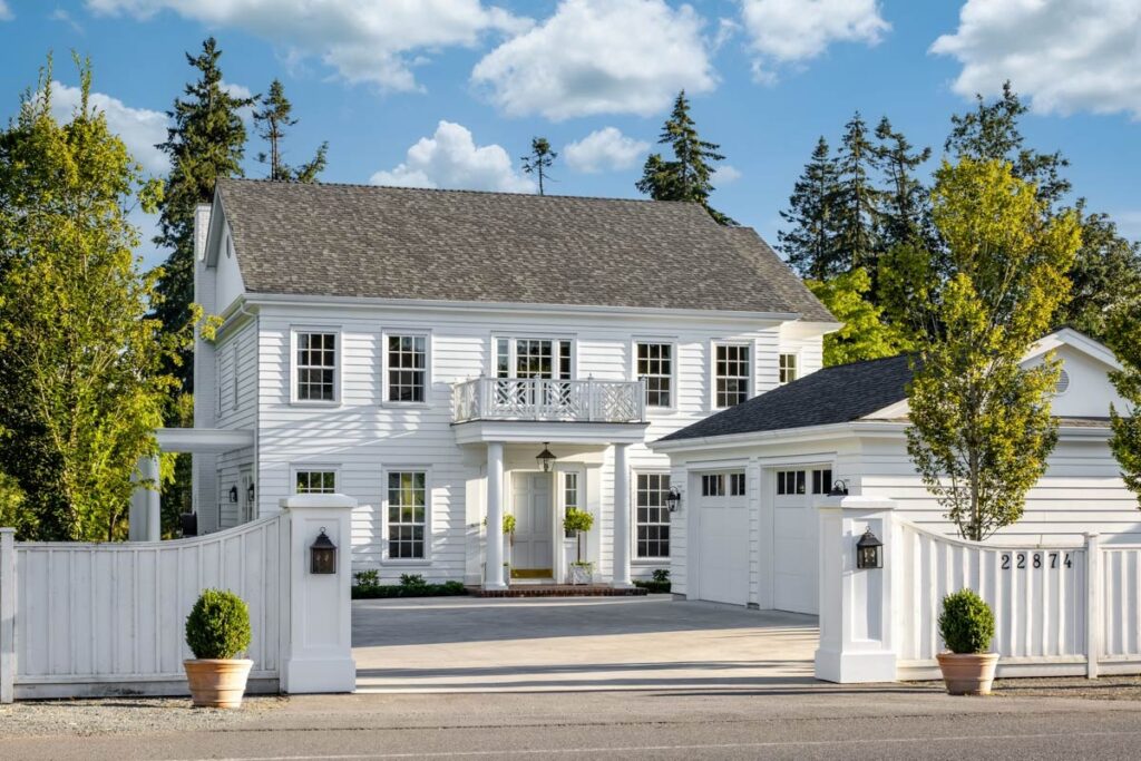 4-Bedroom 2-Story Traditional House with Upstairs Master Suite with Private Deck (Floor Plan)