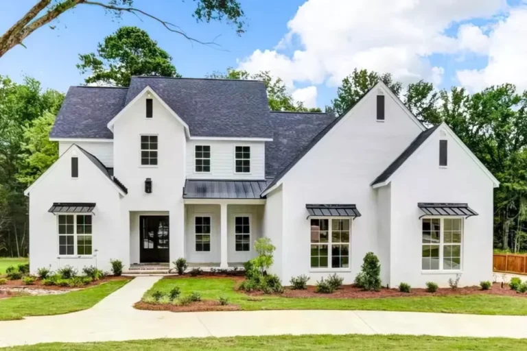 4-Bedroom 2-Story Acadian House with First-Floor Master Suite (Floor Plan)
