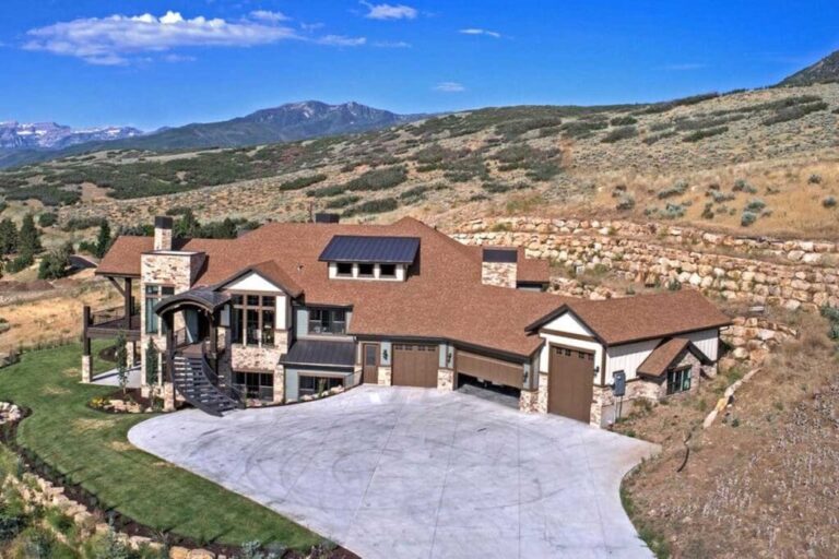4-Bedroom One-Story Mountain House with Optional Finished Lower Level (Floor Plan)