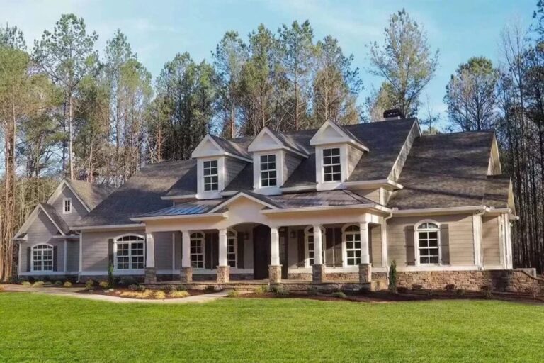 Dual-Story 5-Bedroom Country Home with Bonus Room Above Garage (Floor Plan)