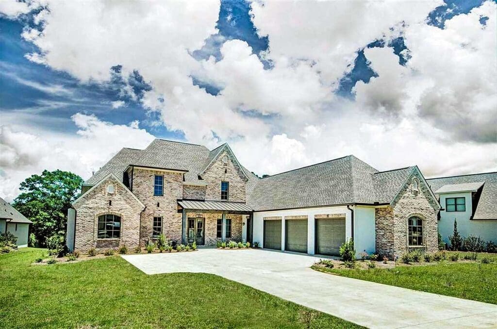 2-Story 4-Bedroom Traditional House with Courtyard Entry Garage (Floor Plan)