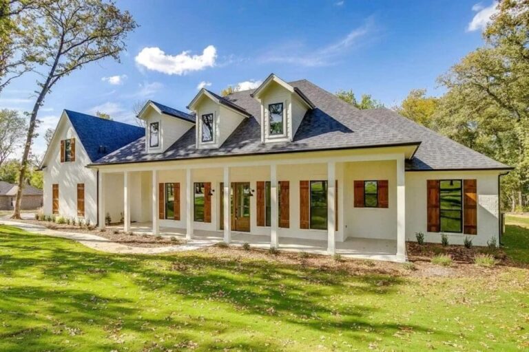 4-Bedroom 1-Story Southern-Style Country Home with Optional Bonus Room (Floor Plan)