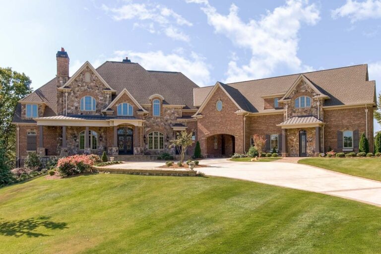 5-Bedroom 2-Story European-Style Home With Nearly 9,000 Sq. Ft. of Elegance (Floor Plan)
