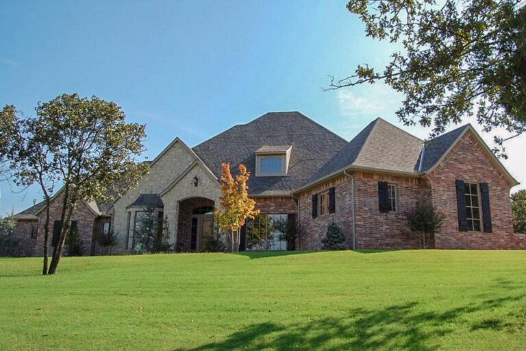 4-Bedroom 1-Story Country-Style Farmhouse With Spacious Bonus Room & Side-Entry 4-Car Garage (Floor Plan)