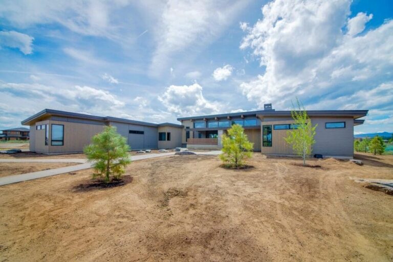 3-Bedroom 1-Story Contemporary Home with Game Room (Floor Plan)