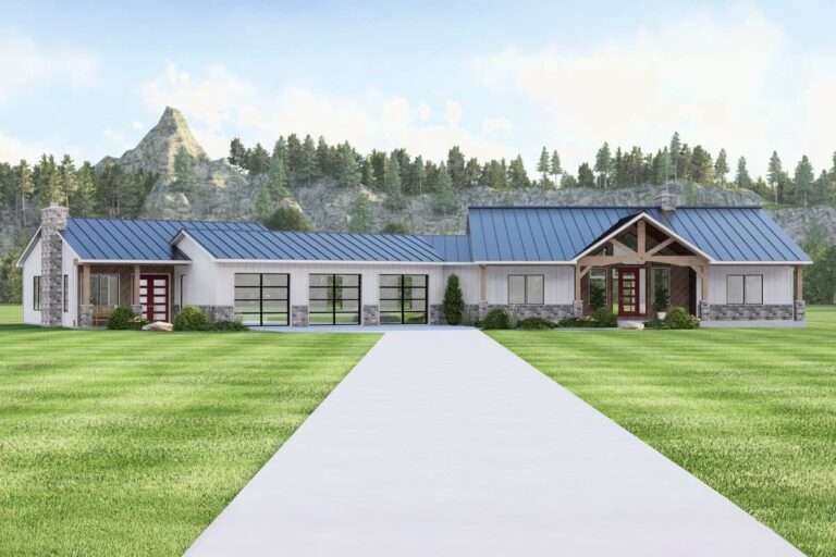 4-Bedroom 1-Story Farmhouse With Courtyard Garage and Private Apartment (Floor Plan)