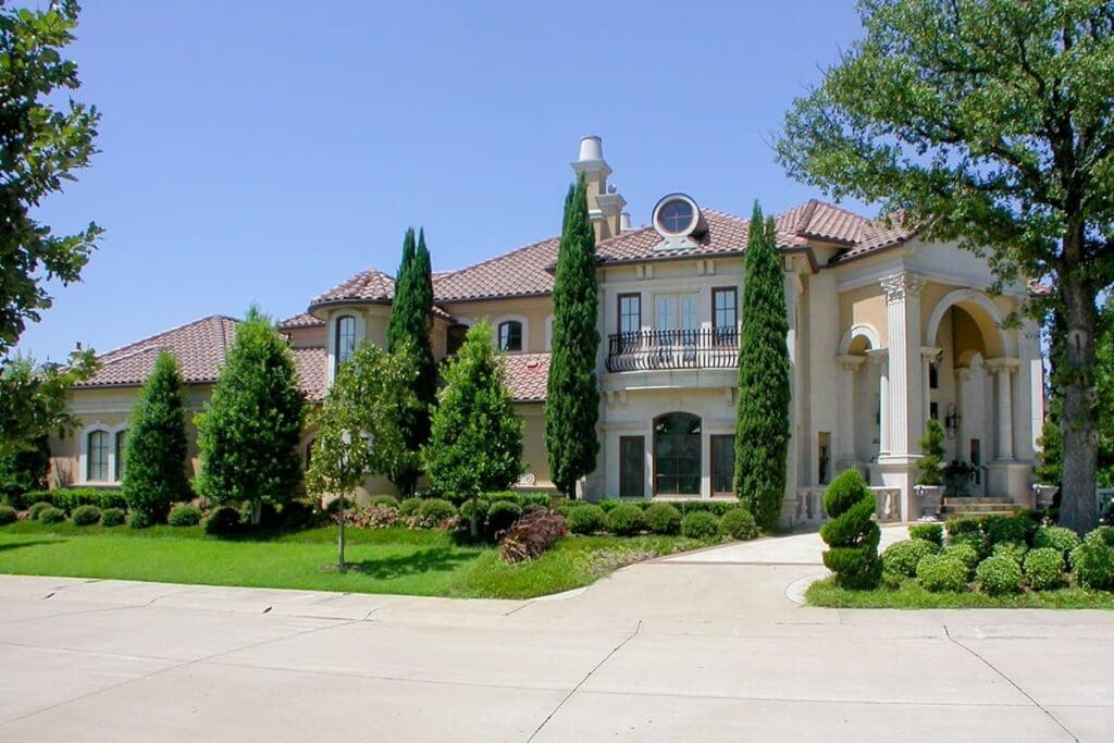 Dual-Story 4-Bedroom Luxury House with Grand Foyers (Floor Plan)