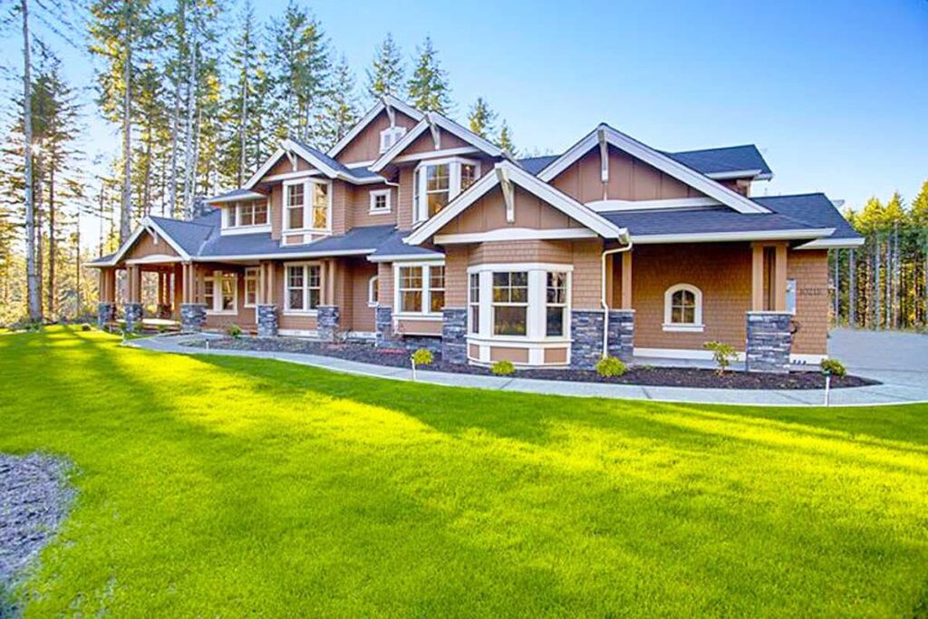 5-Bedroom 2-Story Craftsman Home with Luxurious Master Suite (Floor Plan)