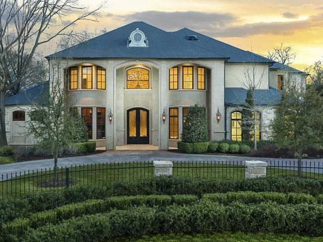 5-Bedroom Dual-Story House with 5 Fireplaces (Floor Plan)