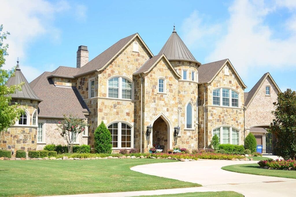 4-Bedroom 2-Story Luxury Home with 4 Garage Bays (Floor Plan)