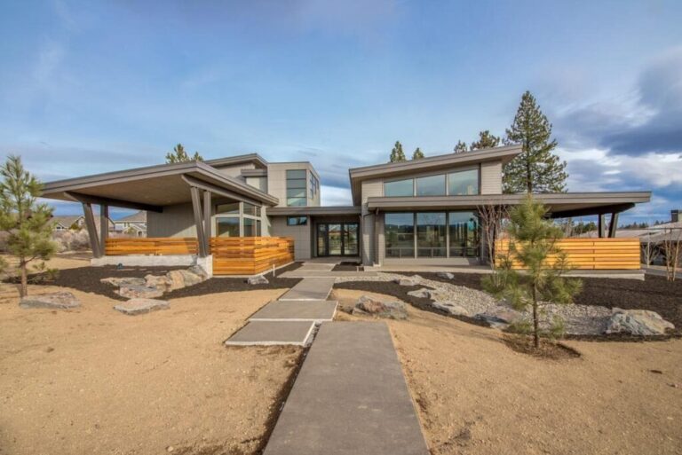 4-Bedroom 2-Story Contemporary House with Covered Outdoor Courtyards (Floor Plan)