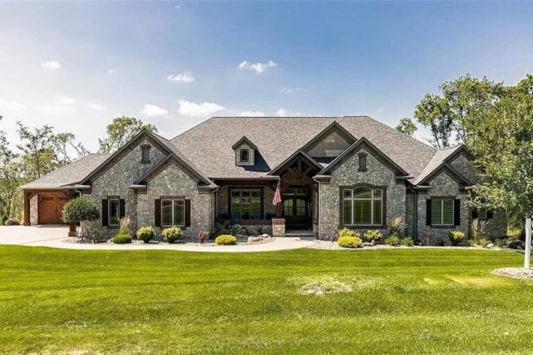 3-Bedroom 1-Story Craftsman Home with Lower Level Family Room (Floor Plan)