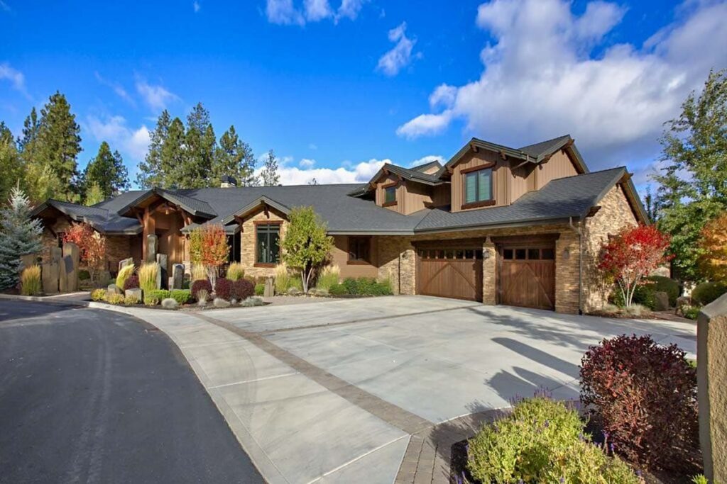 4-Bedroom 2-Story Craftsman with Expansive Deck & Porch (Floor Plan)