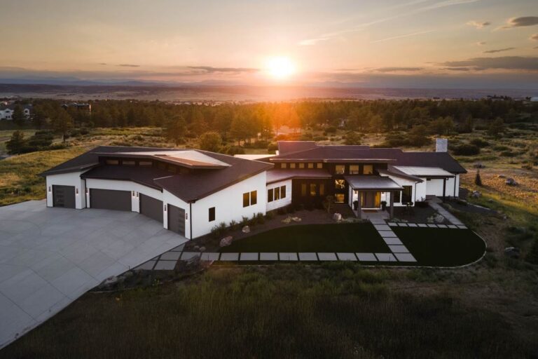 2-Bedroom 1-Story Contemporary With Two-Story Great Room And 6-Car Garage (Floor Plan)